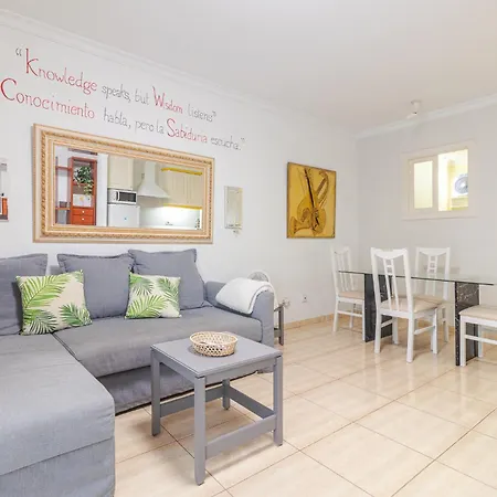 Flatguest - Flat With Art *